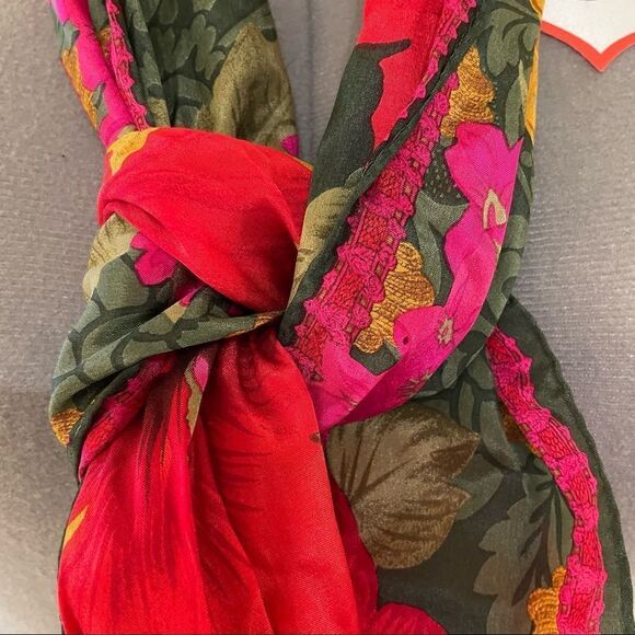 Lucious Floral Silk scarf Mint Vintage roses dahlias Mums reds greens fuschias - Picture 6 of 9